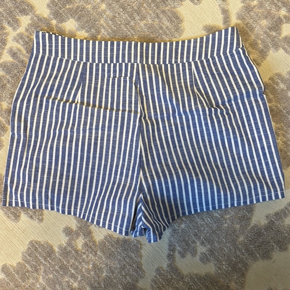 Nautical High Rise Short - Picture 5 of 6